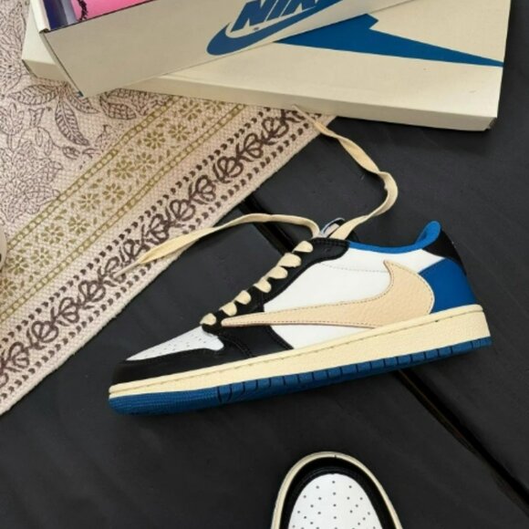 Jordan 1 low Nike travis scott x fragment sneakers - Picture 4 of 8